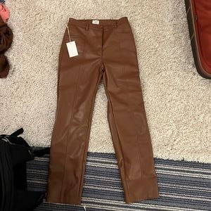 Aritzia rebel, high rise, straight, leg pants, size 6, never worn, tags still on